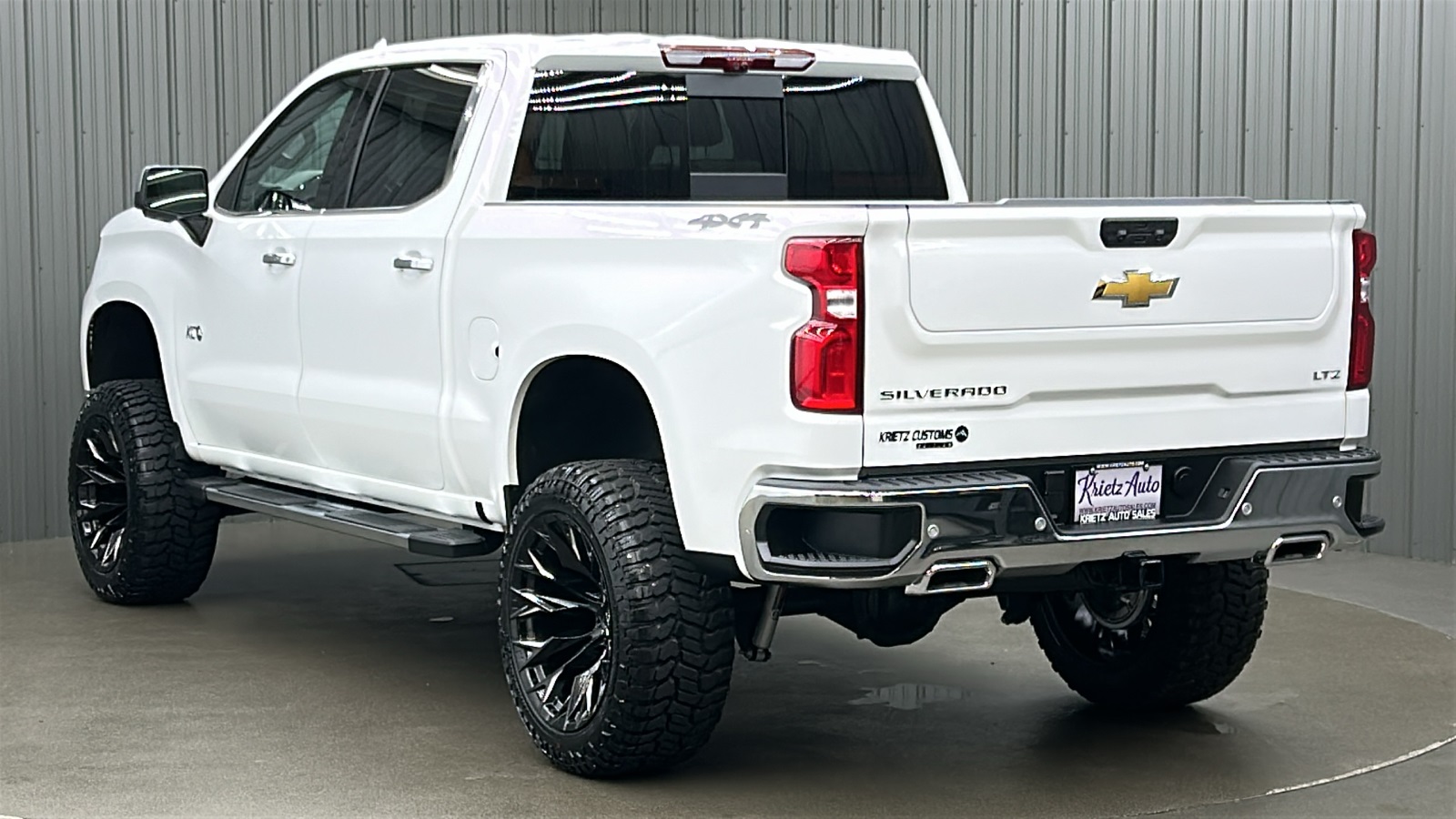 2025 Chevrolet Silverado 1500 LTZ photo 3