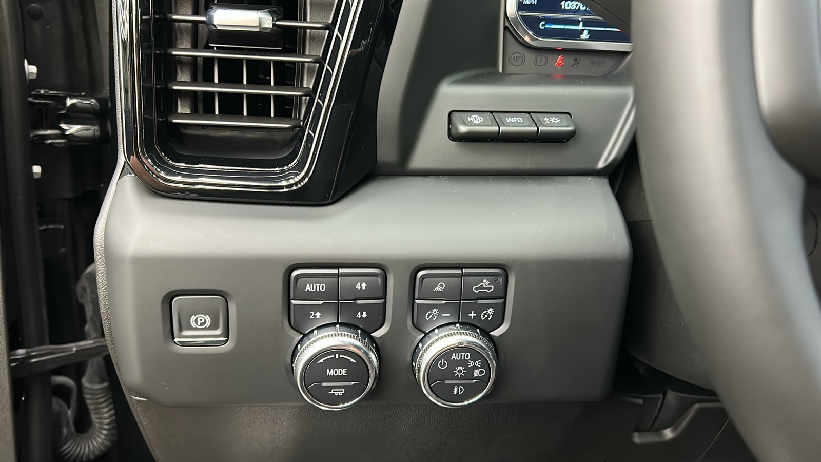 2024 Gmc Sierra HD AT4 photo 26