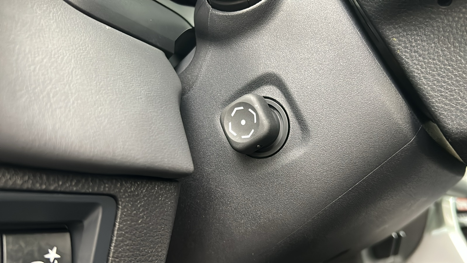 2025 Toyota Sequoia Platinum photo 25