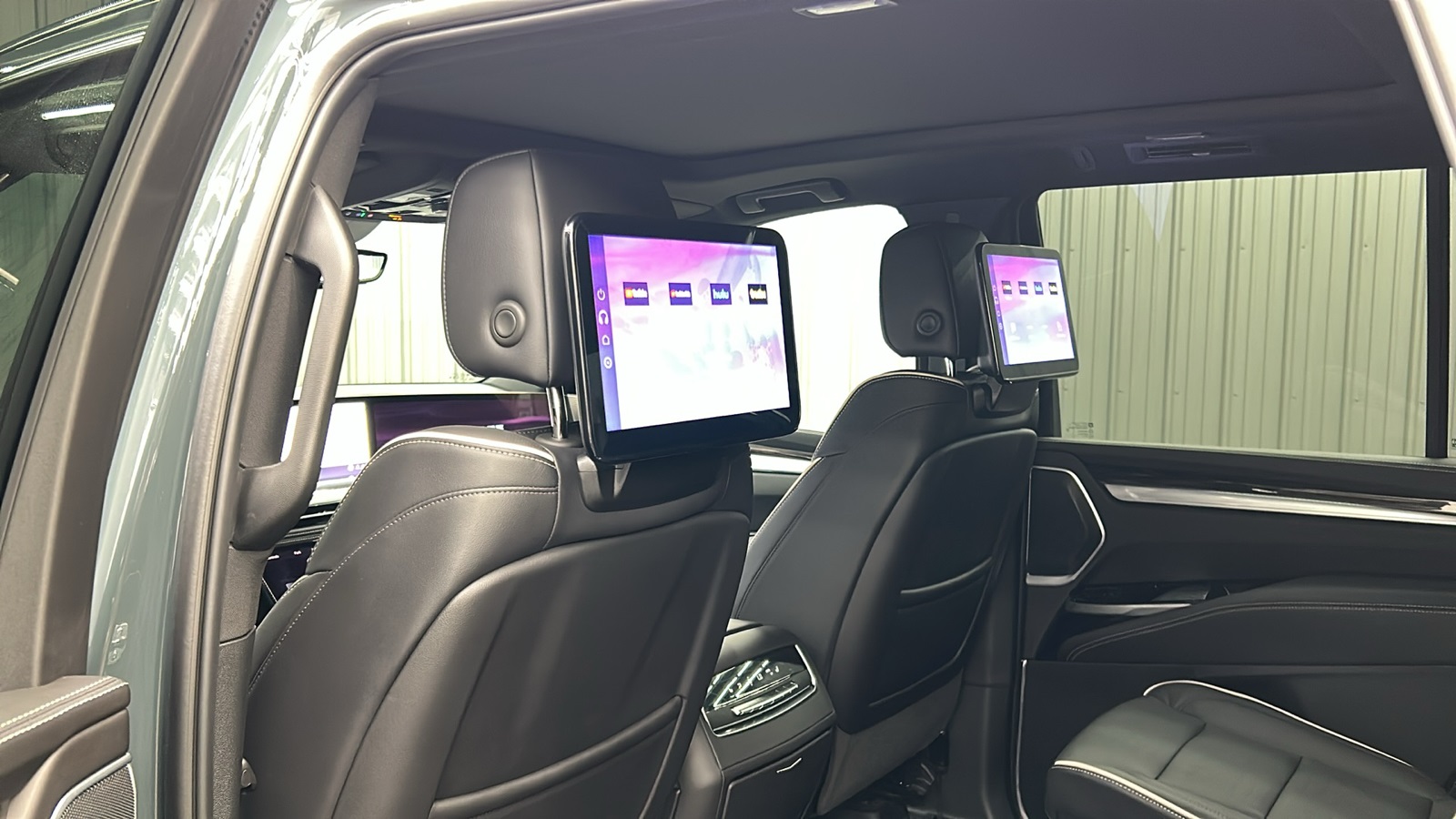 2025 Cadillac Escalade Premium Luxury photo 32