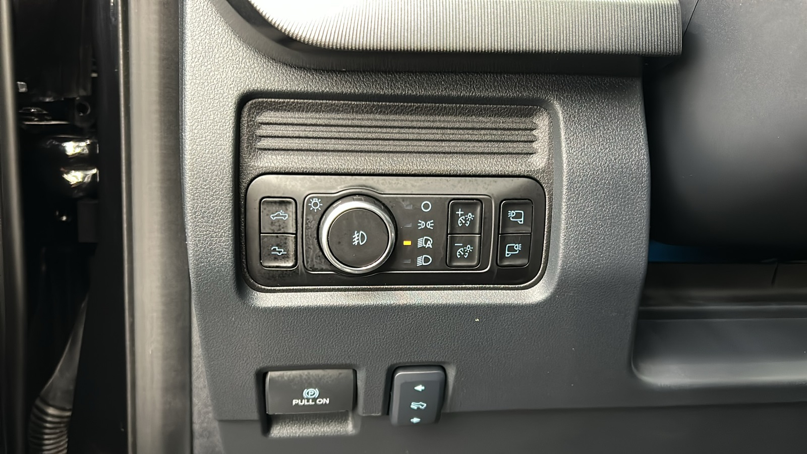 2025 Ford F-450 photo 29
