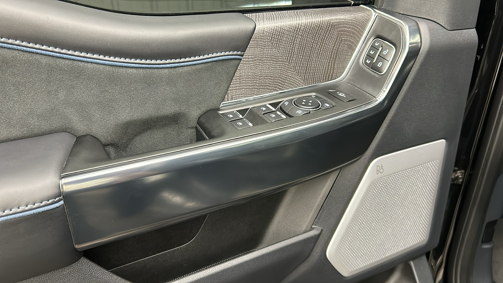 2025 Ford F-450 photo 31