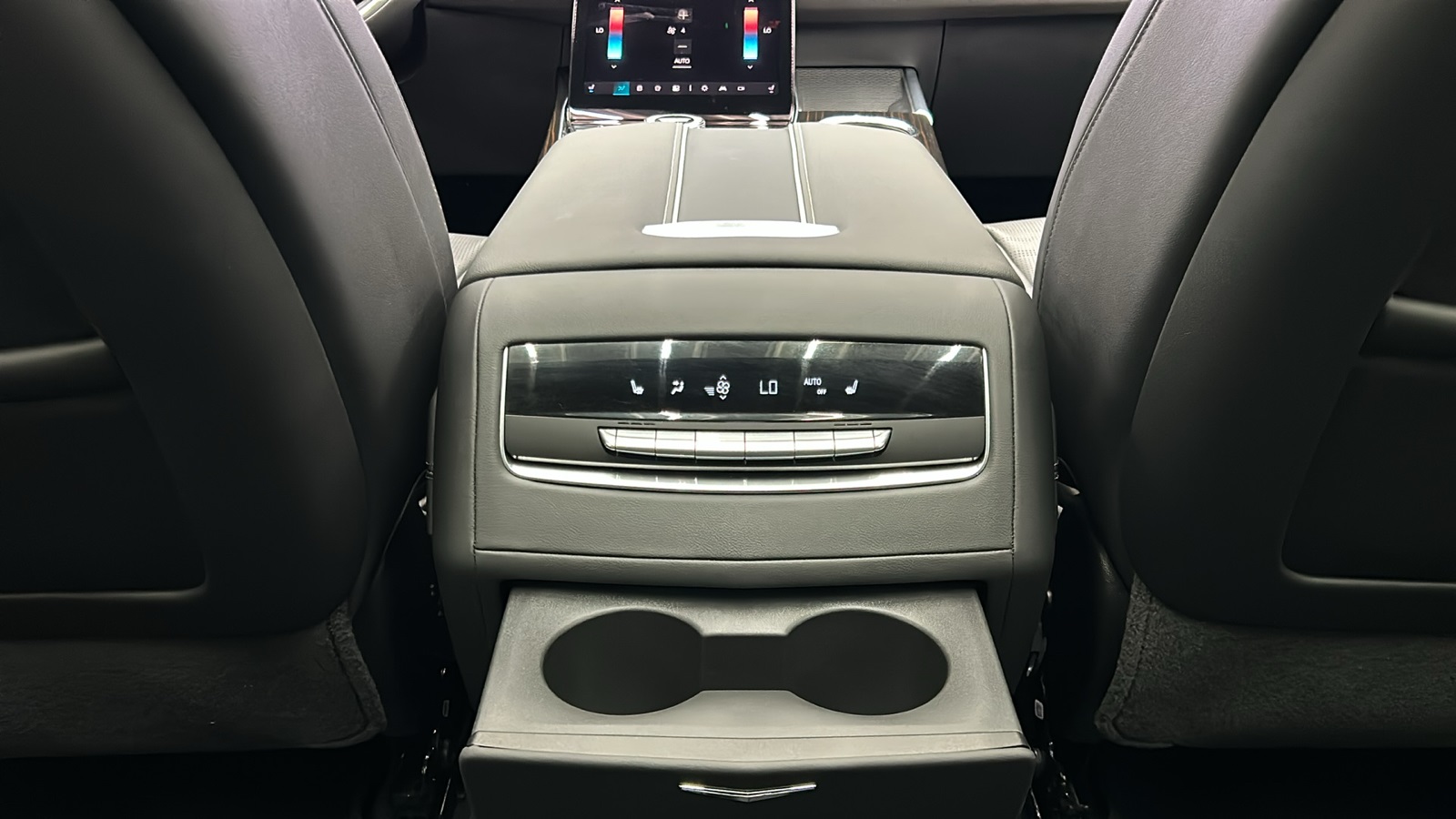 2025 Cadillac Escalade Premium Luxury photo 36