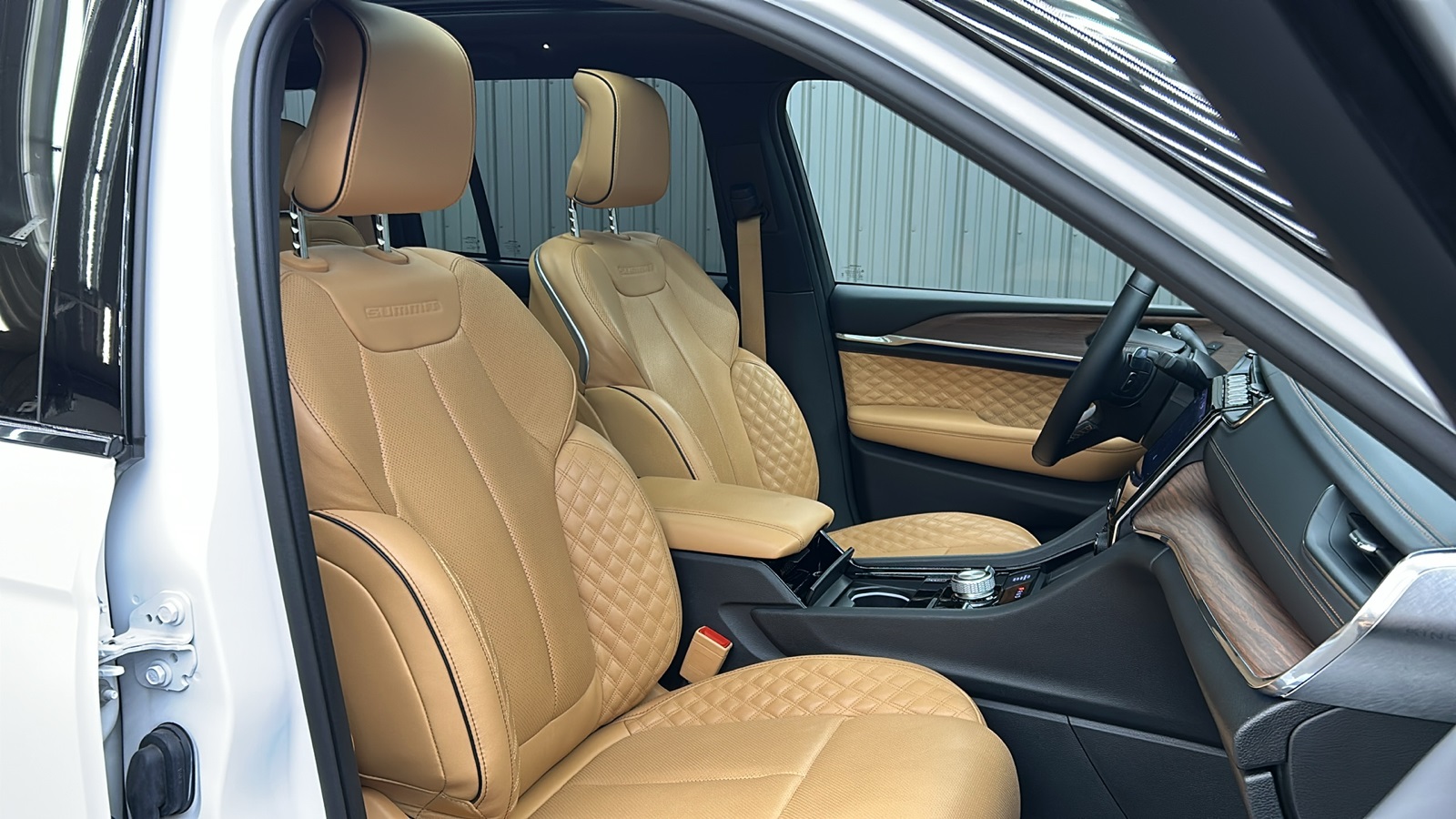 2023 Jeep Grand Cherokee Summit photo 31