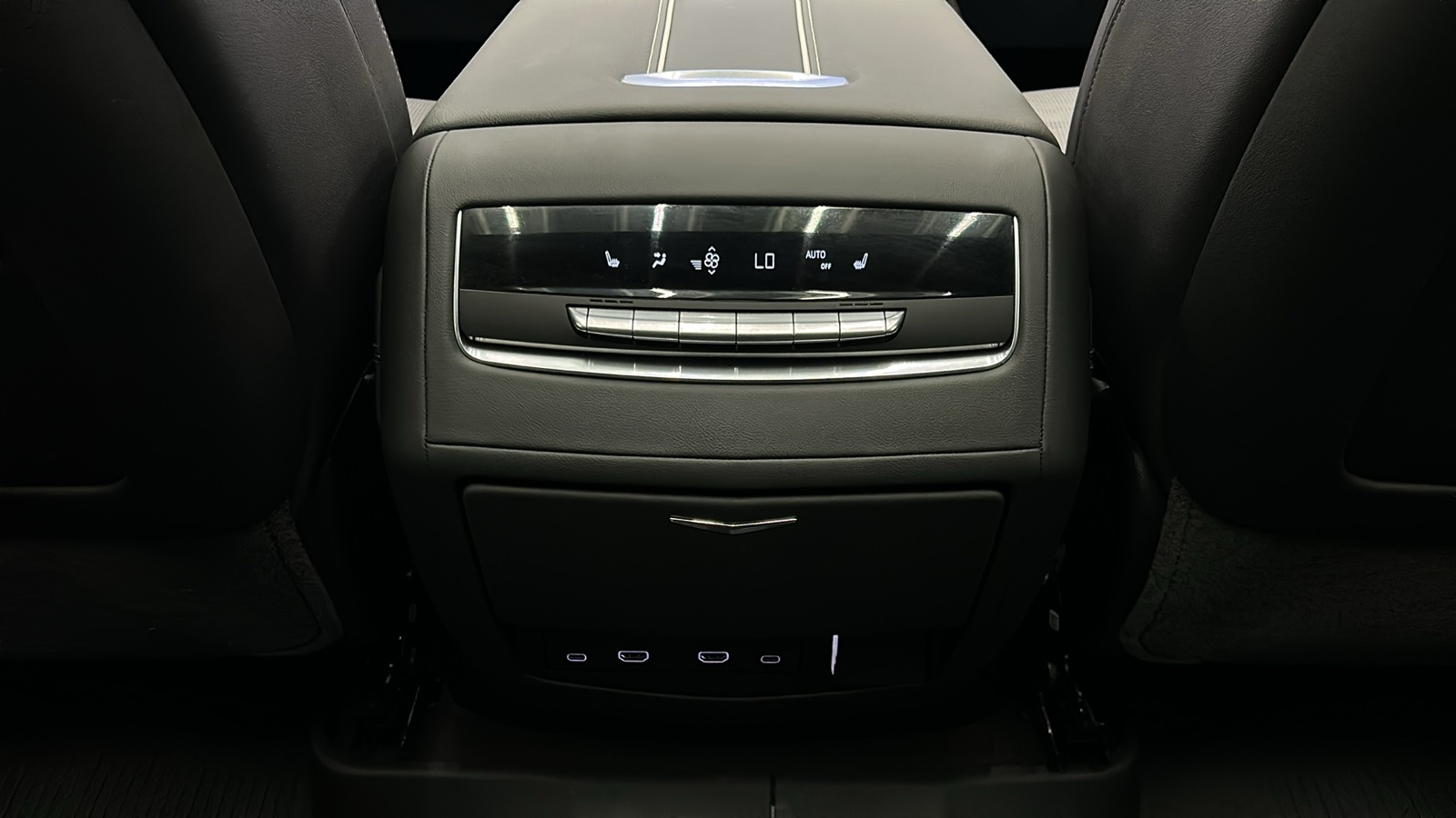 2025 Cadillac Escalade Premium Luxury photo 37