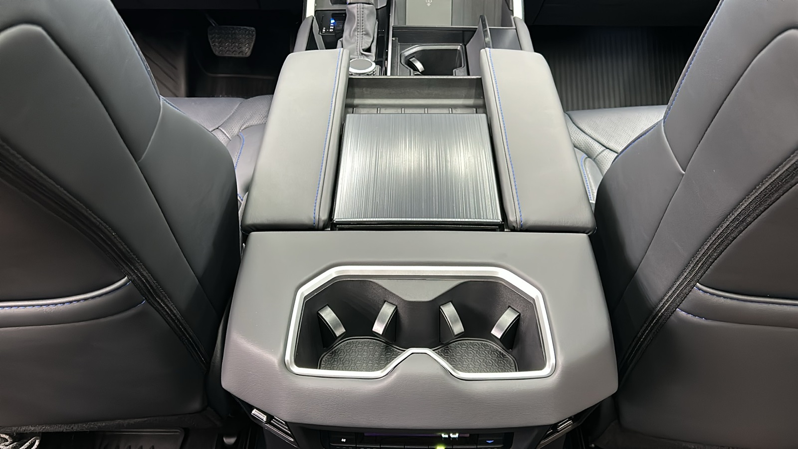 2025 Toyota Sequoia Platinum photo 30