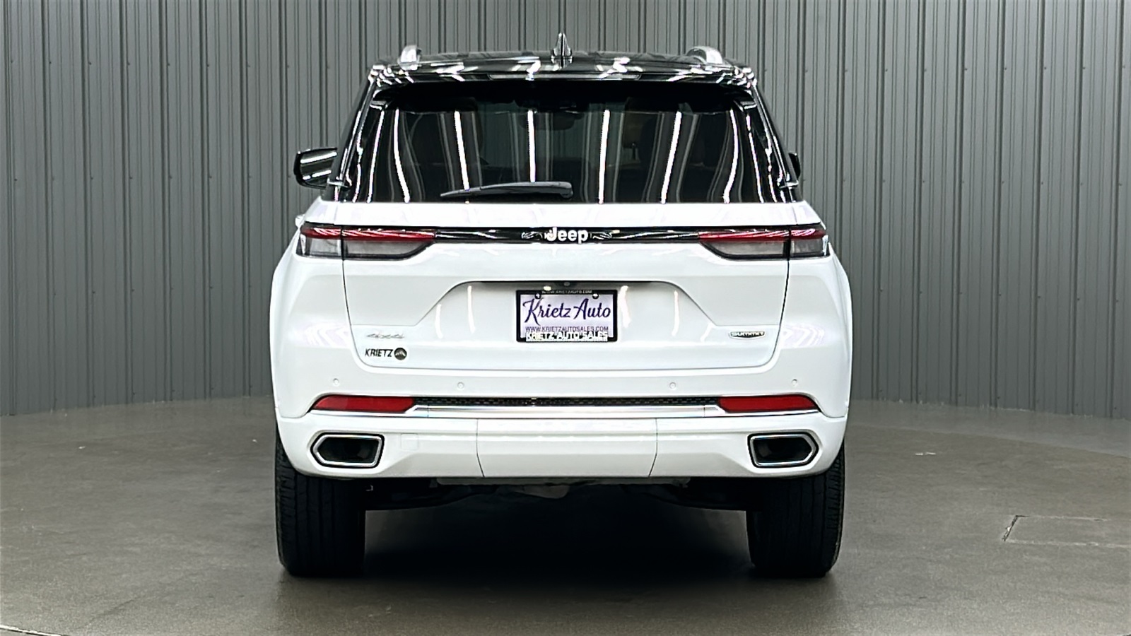 2023 Jeep Grand Cherokee Summit photo 4