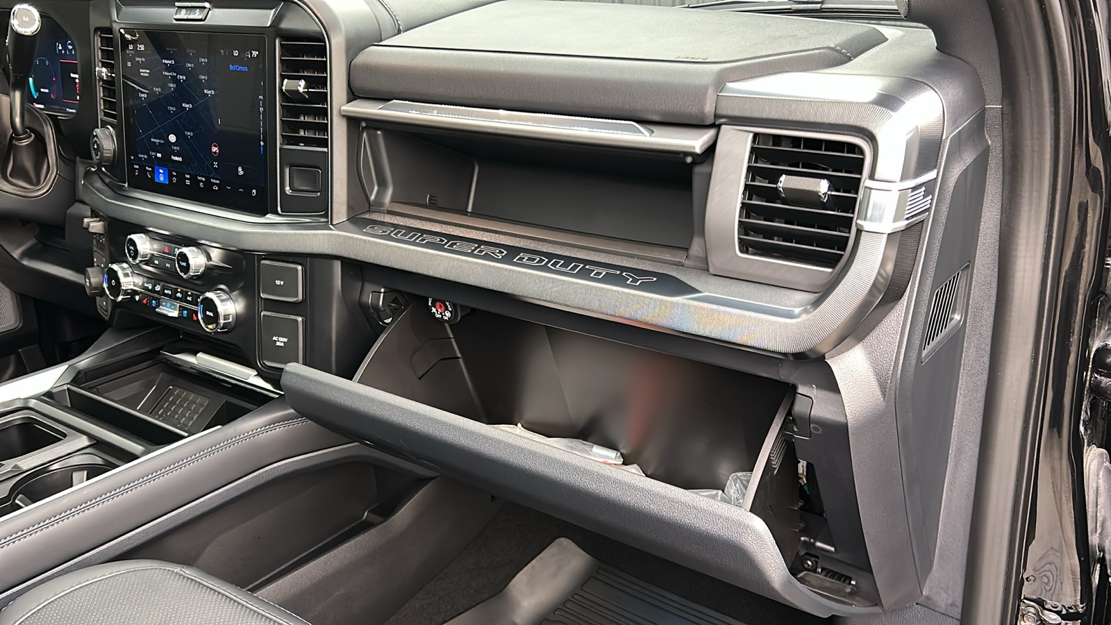 2025 Ford F-450 photo 37