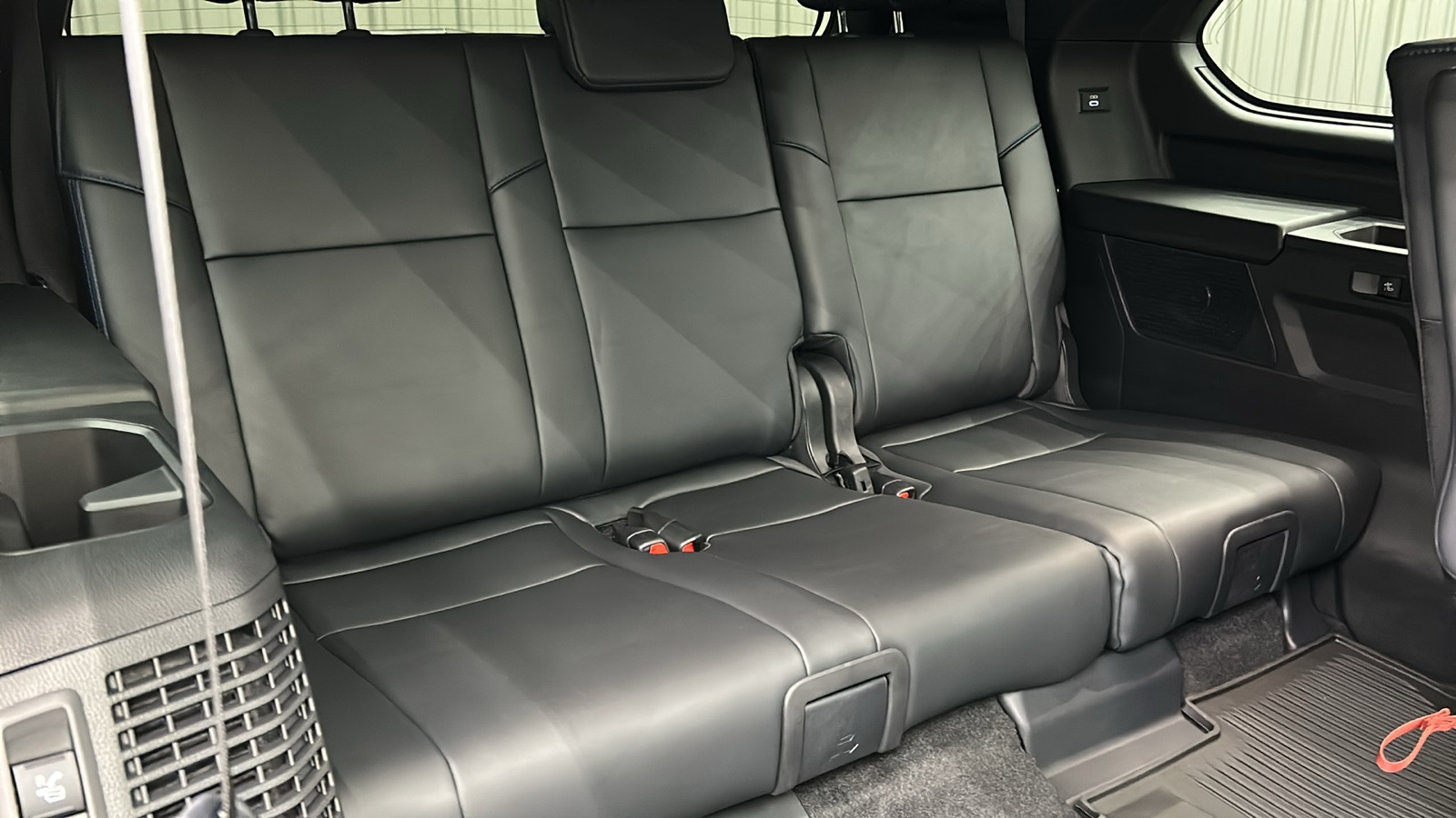 2025 Toyota Sequoia Platinum photo 33