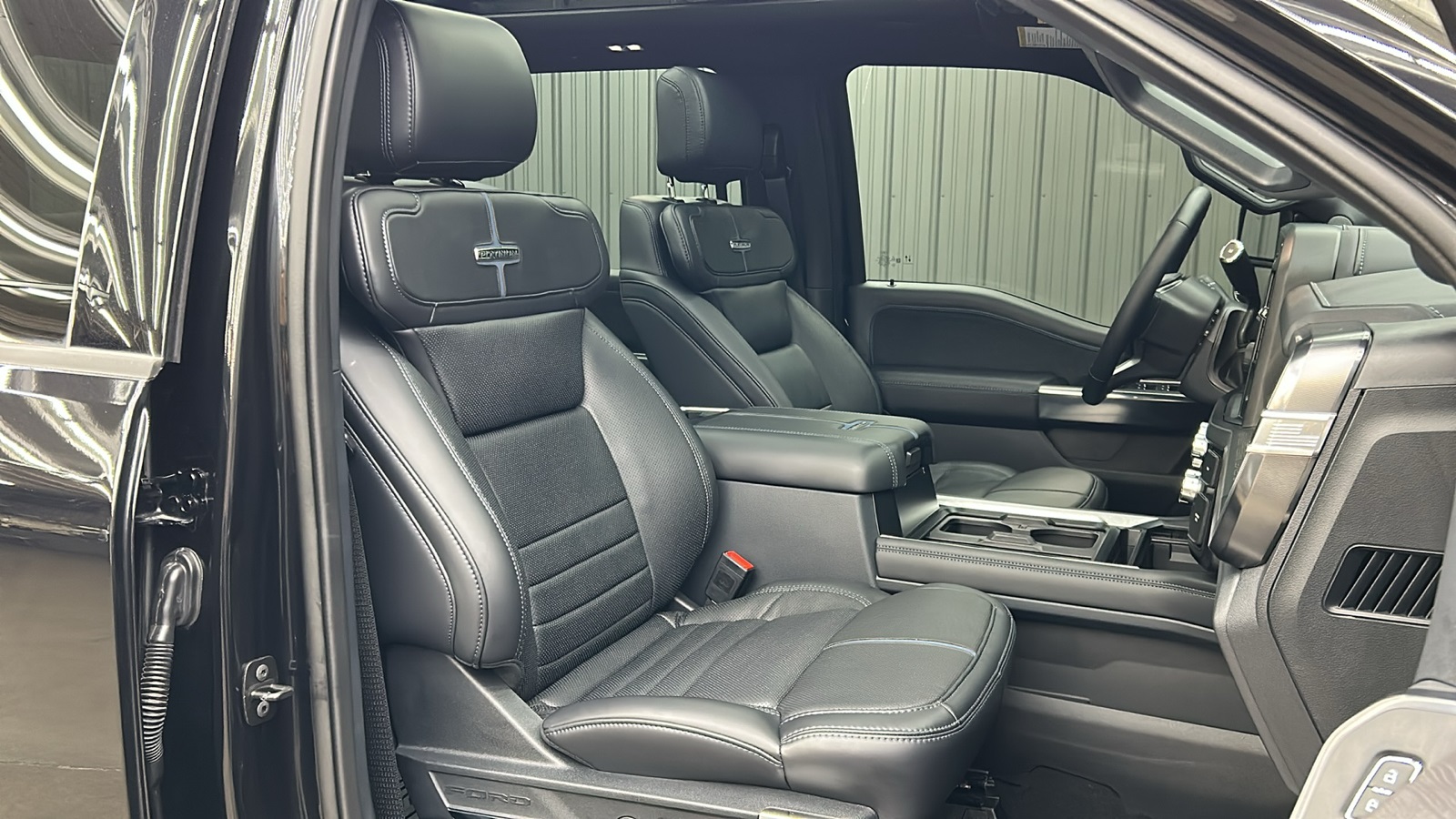 2025 Ford F-450 photo 38