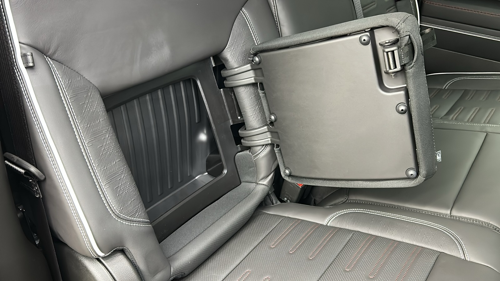 2025 Gmc Sierra 1500 AT4X photo 40