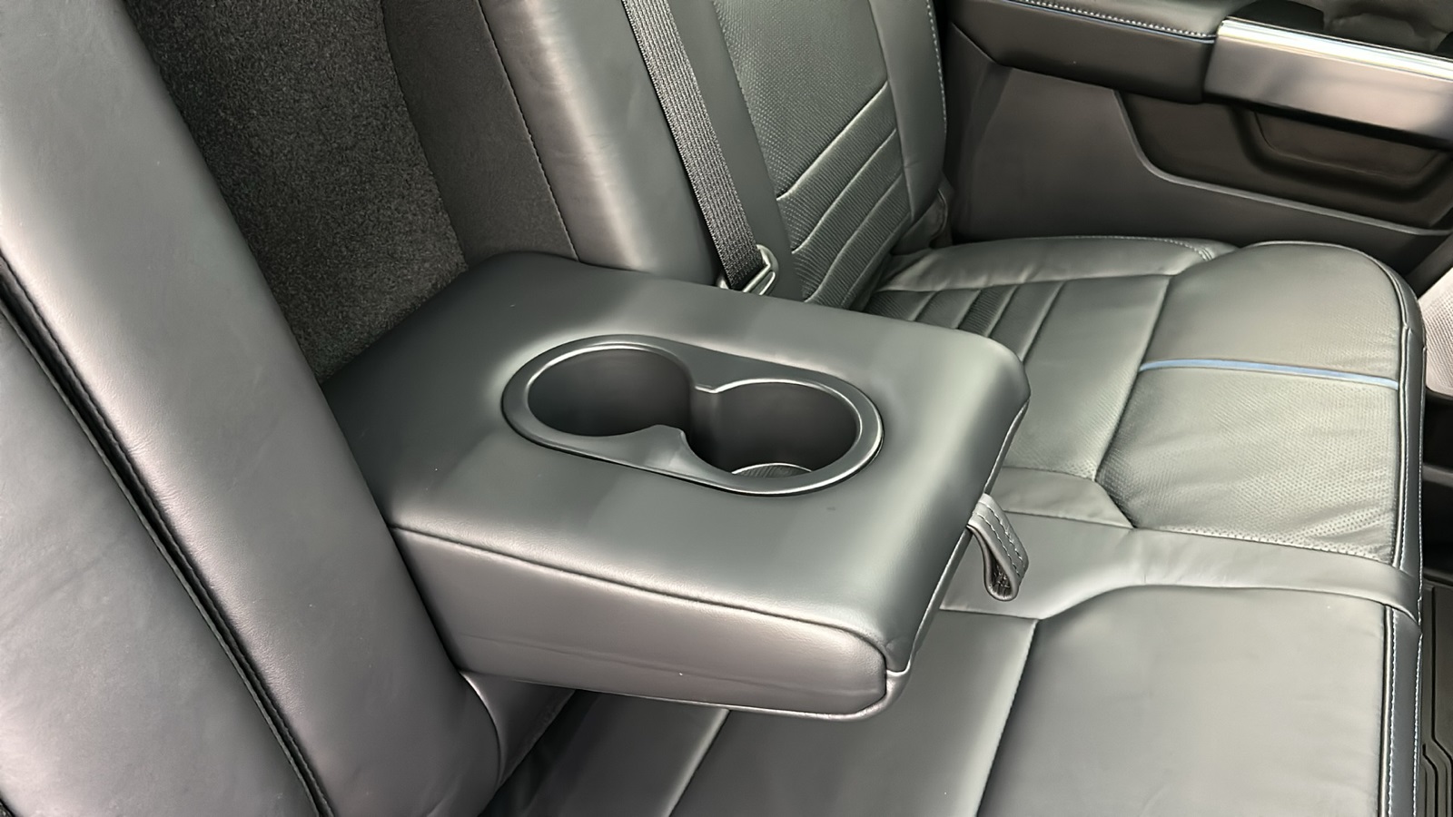 2025 Ford F-450 photo 40