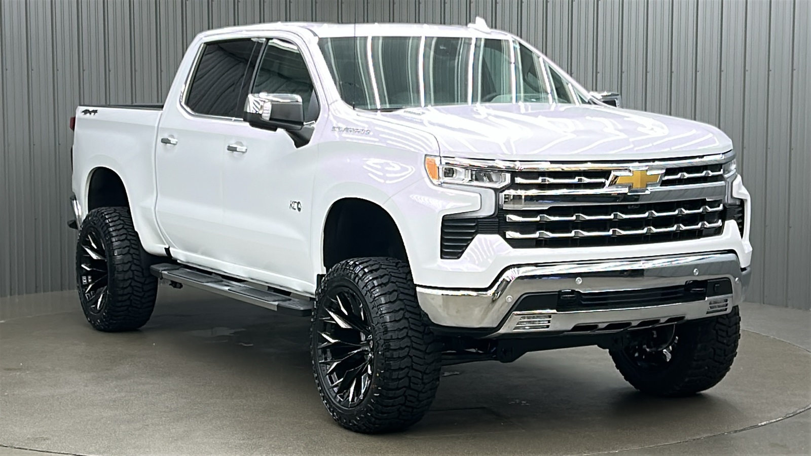 2025 Chevrolet Silverado 1500 LTZ photo 7
