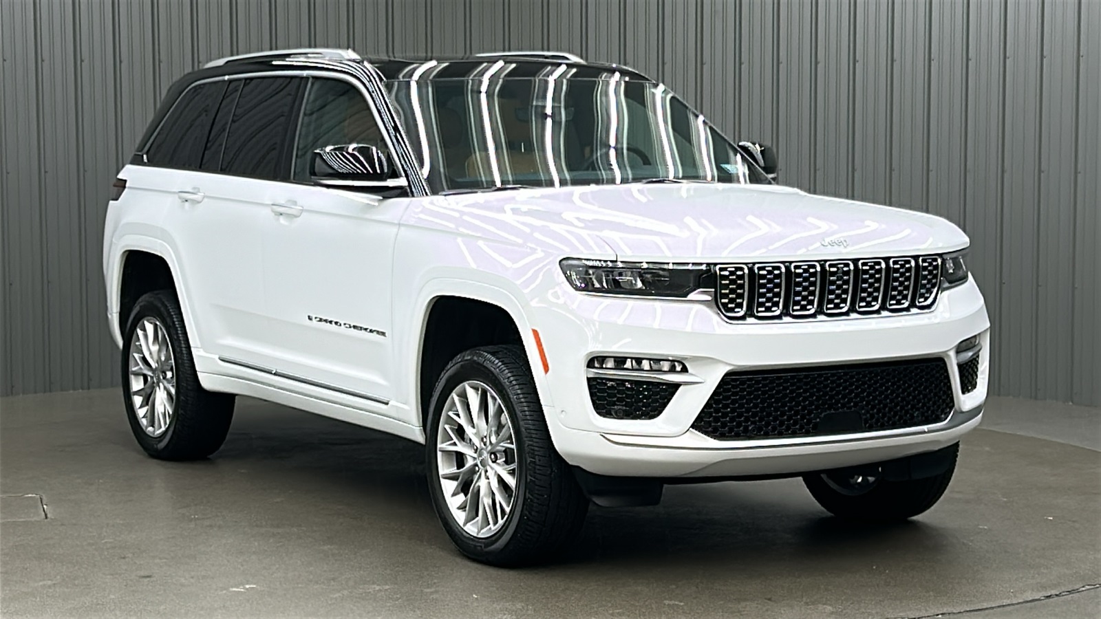 2023 Jeep Grand Cherokee Summit photo 7
