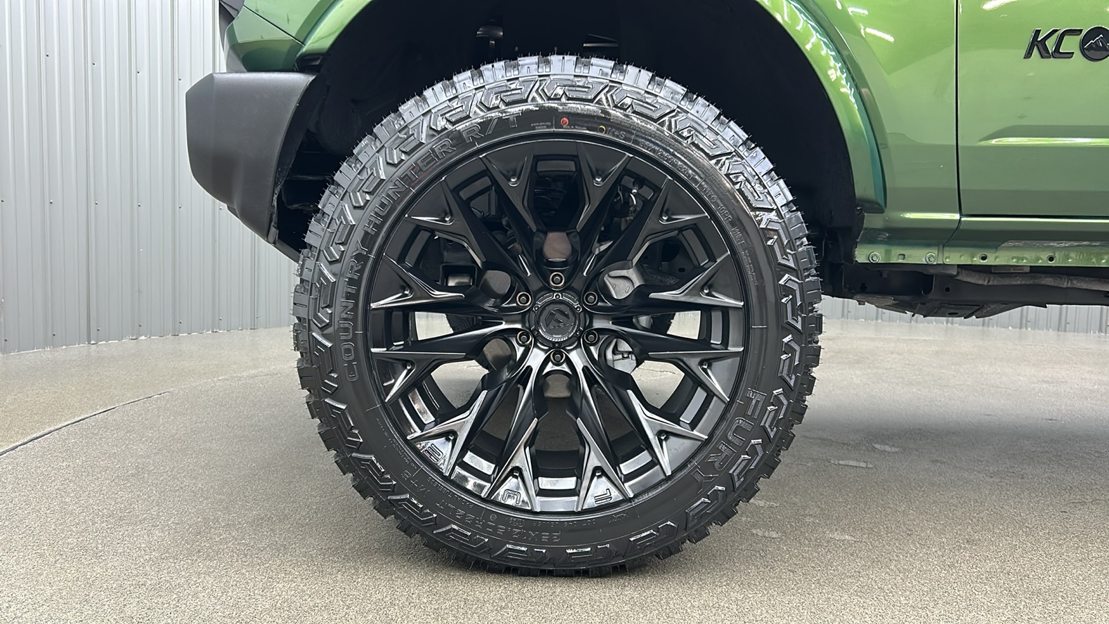 2022 Ford Bronco Outer Banks photo 9