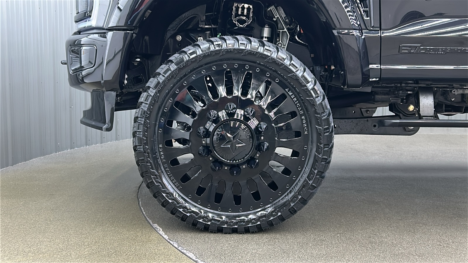 2025 Ford F-450 photo 9