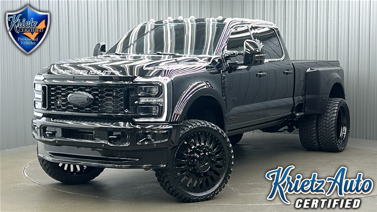 2025 Ford F-450 Super Duty Platinum's photo