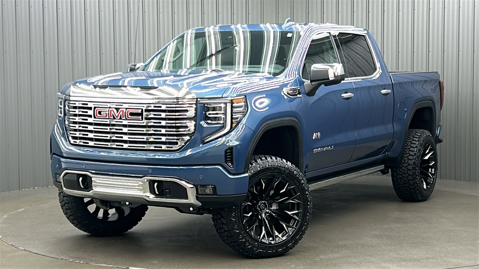 Lifted 2025 GMC Sierra 1500 Denali Reserve Short Bed w/ Tech & Sunroof