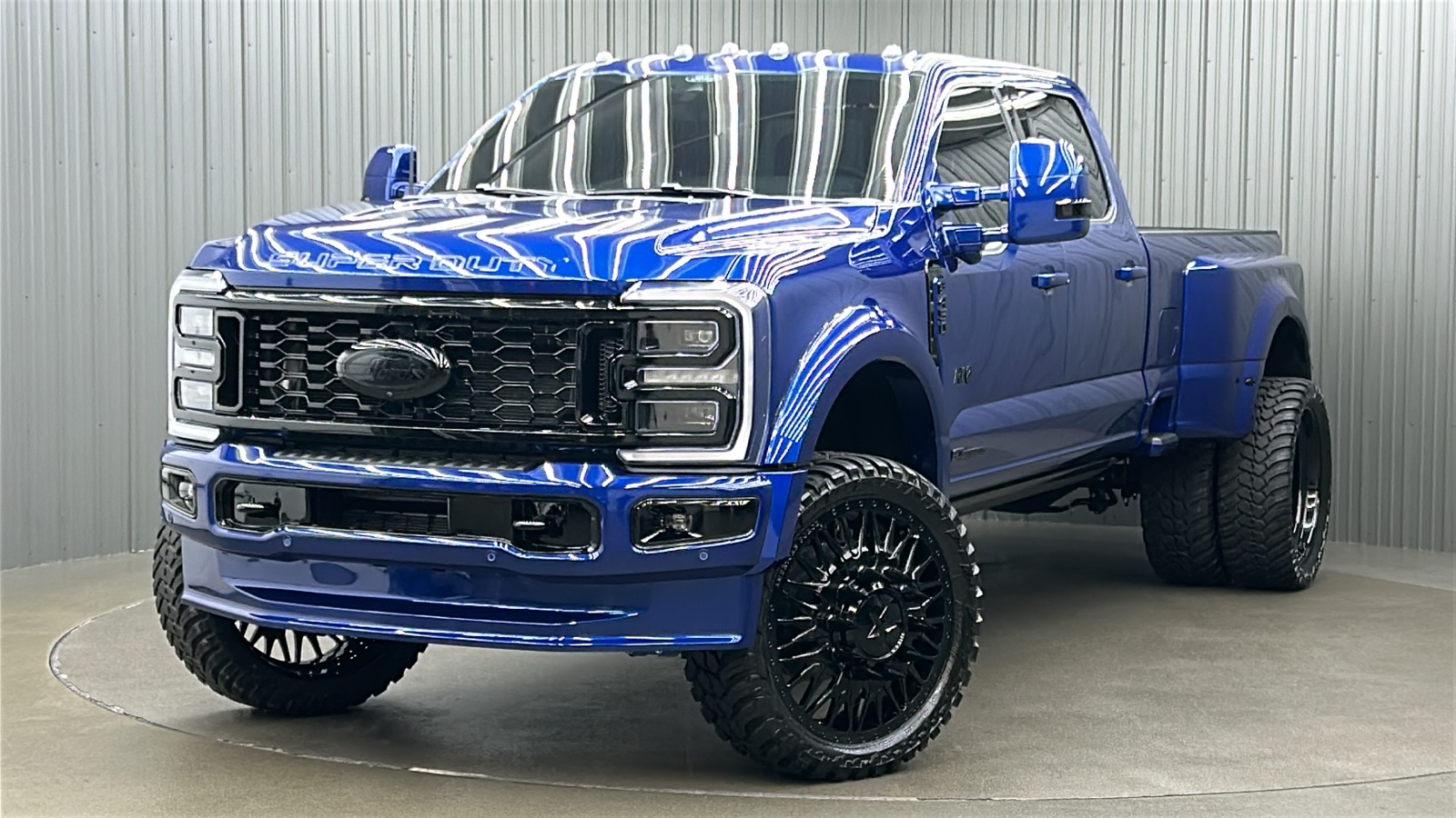 2026 Ford F-450 Super Duty Platinum's photo