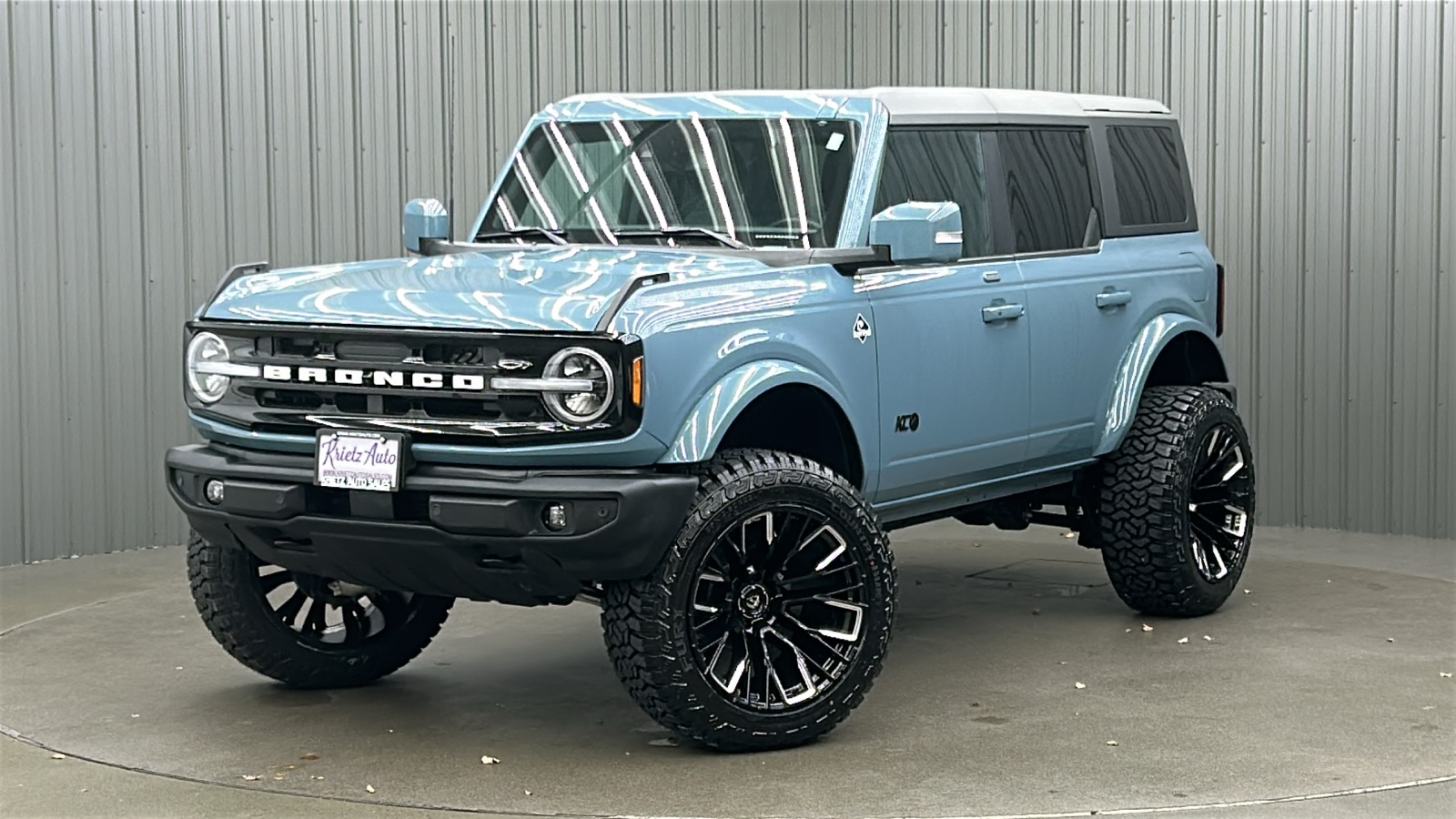 2023 Ford Bronco Outer Banks's photo