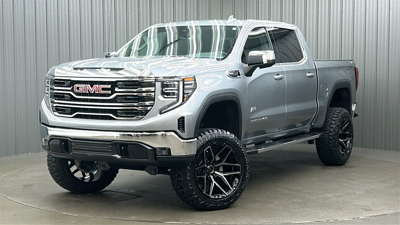 2025 GMC Sierra 1500 SLT's photo