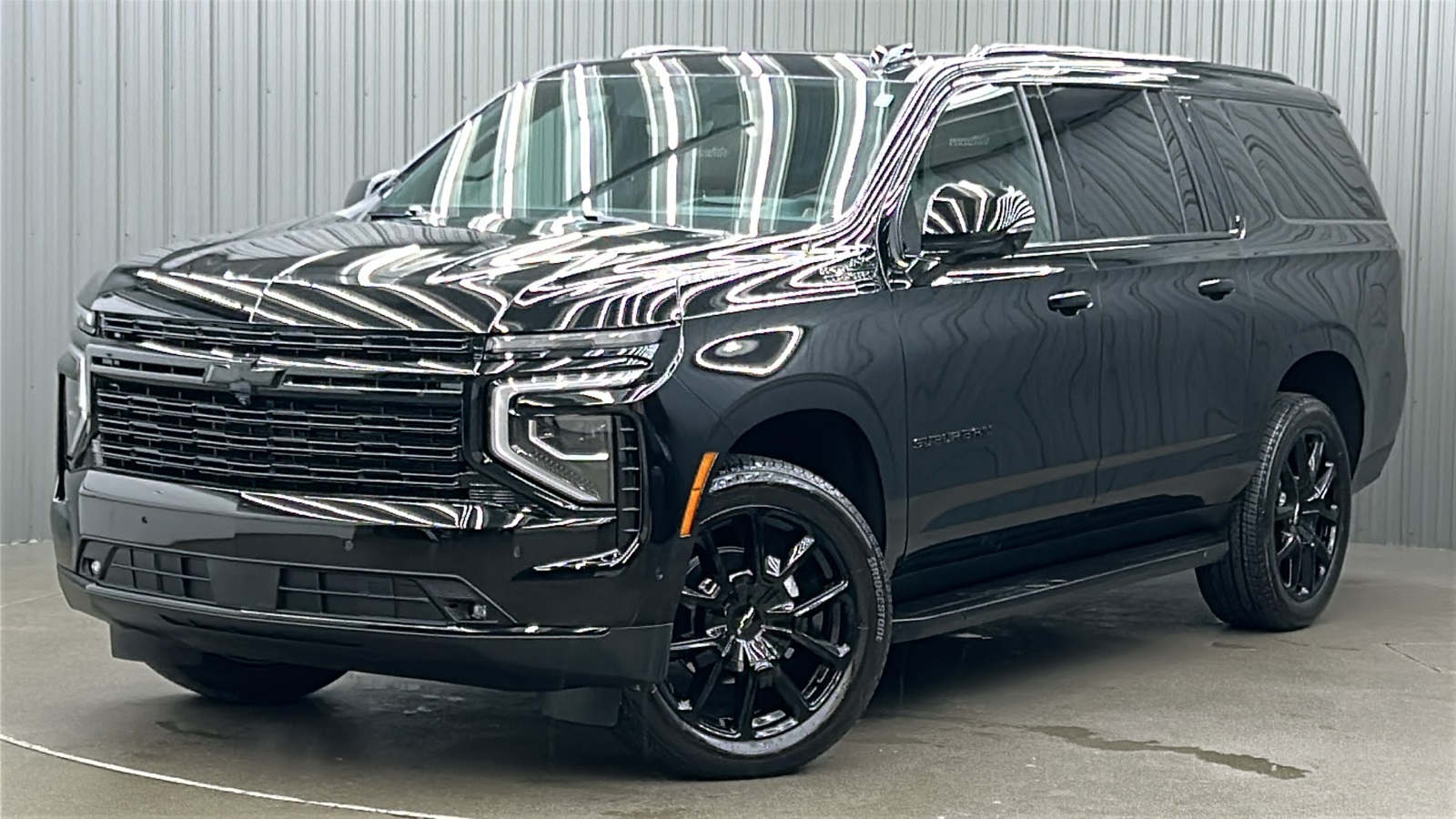 2025 Chevrolet Suburban High Country's photo