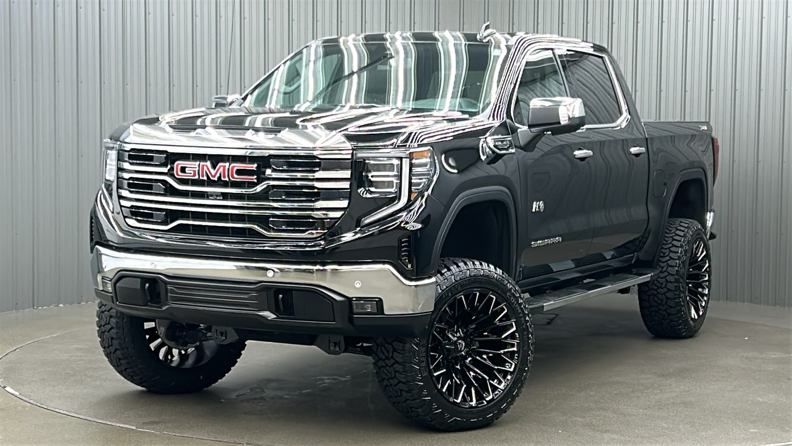 2025 GMC Sierra 1500 SLT's photo