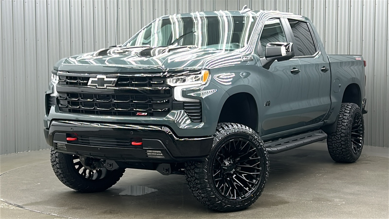 Lifted 2025 Chevrolet Silverado 1500 LT Trail Boss Premium Short Bed w/ Dark Essentials & Sunroof