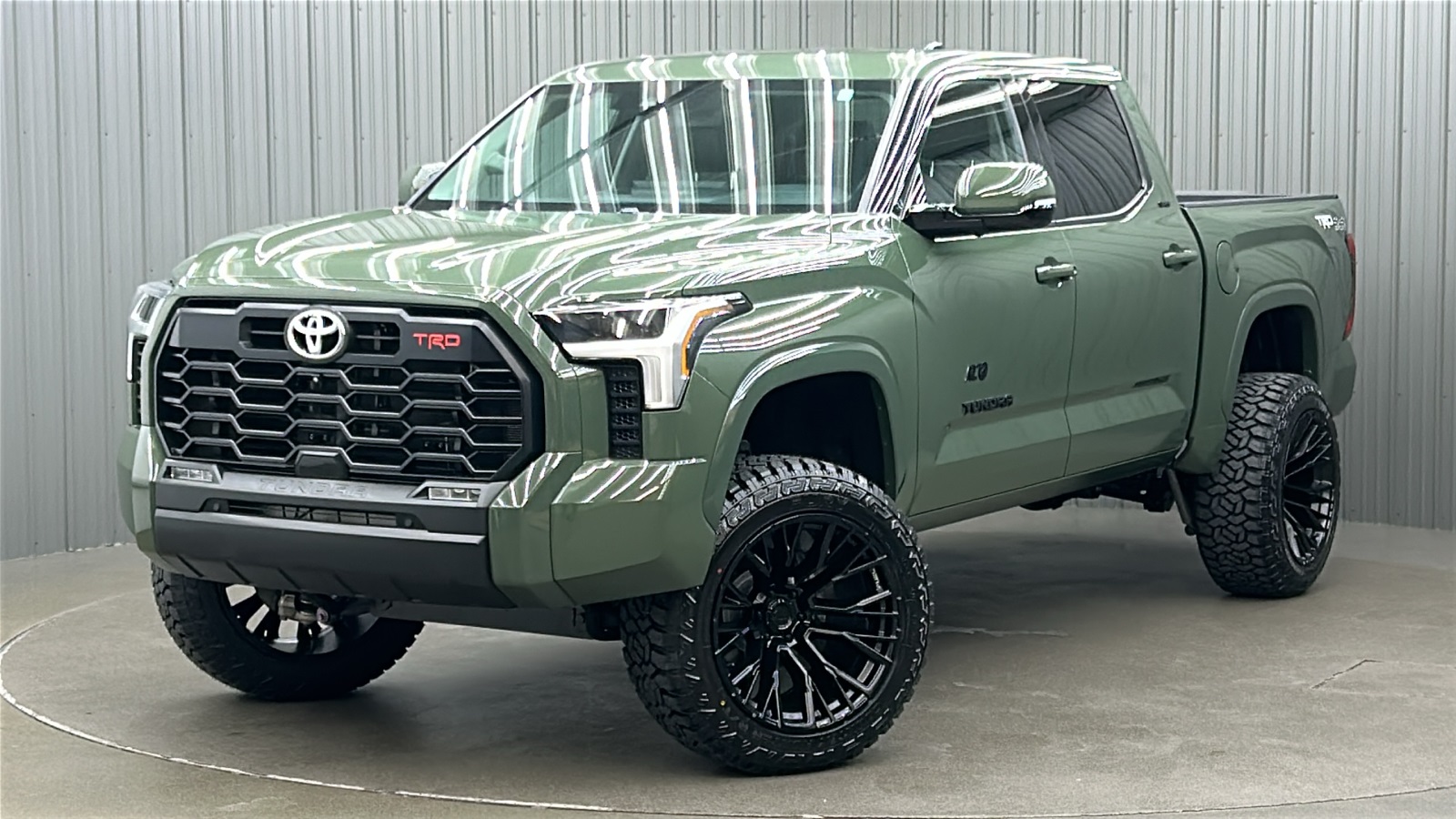 2023 Toyota Tundra SR5's photo