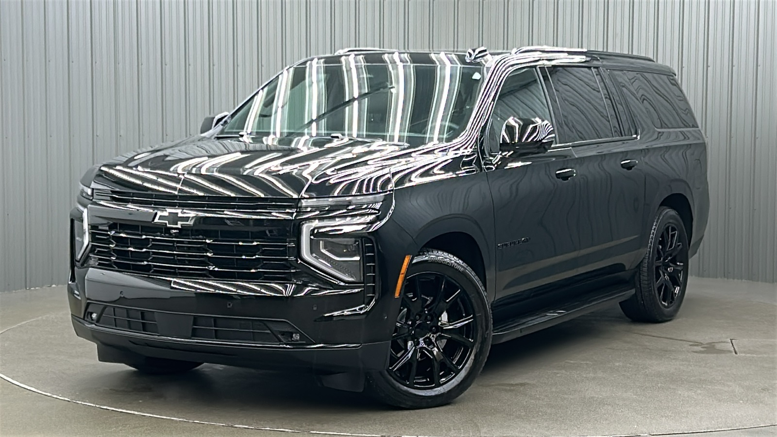 2025 Chevrolet Suburban RST's photo