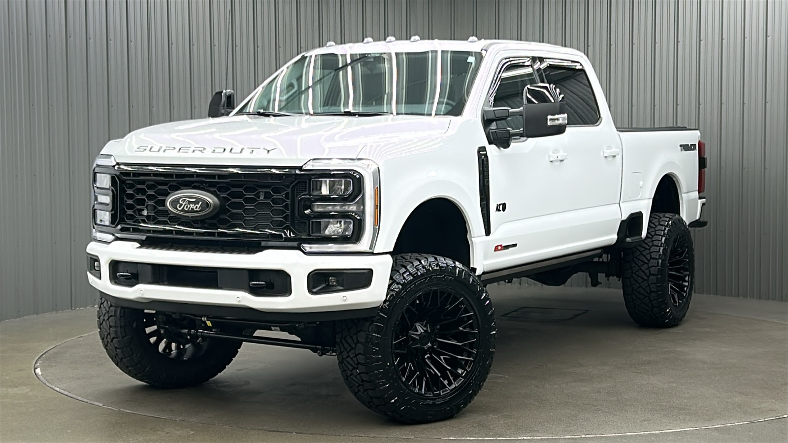 2025 Ford F-250 Super Duty Lariat's photo