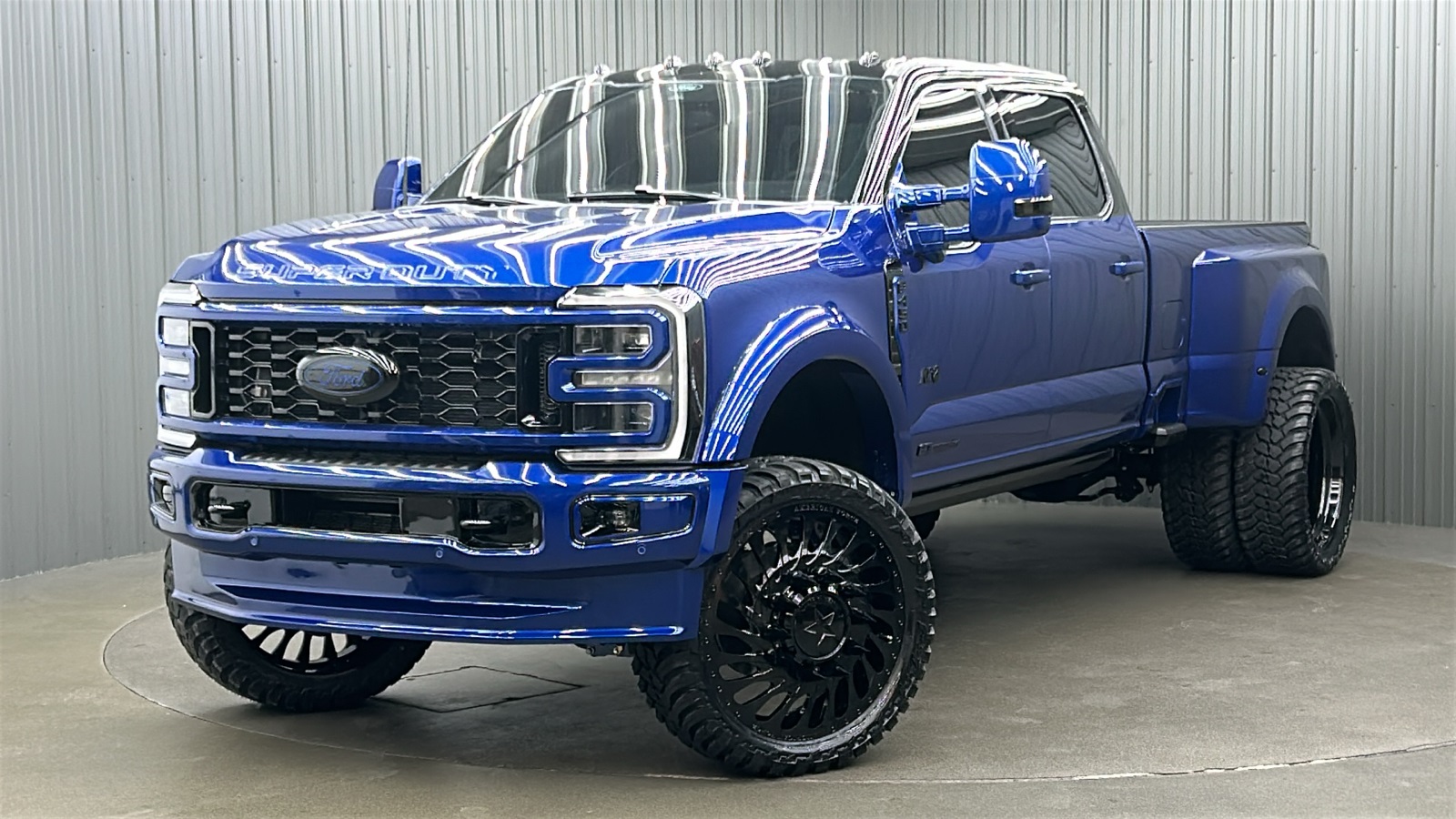 2026 Ford F-450 Super Duty Platinum's photo
