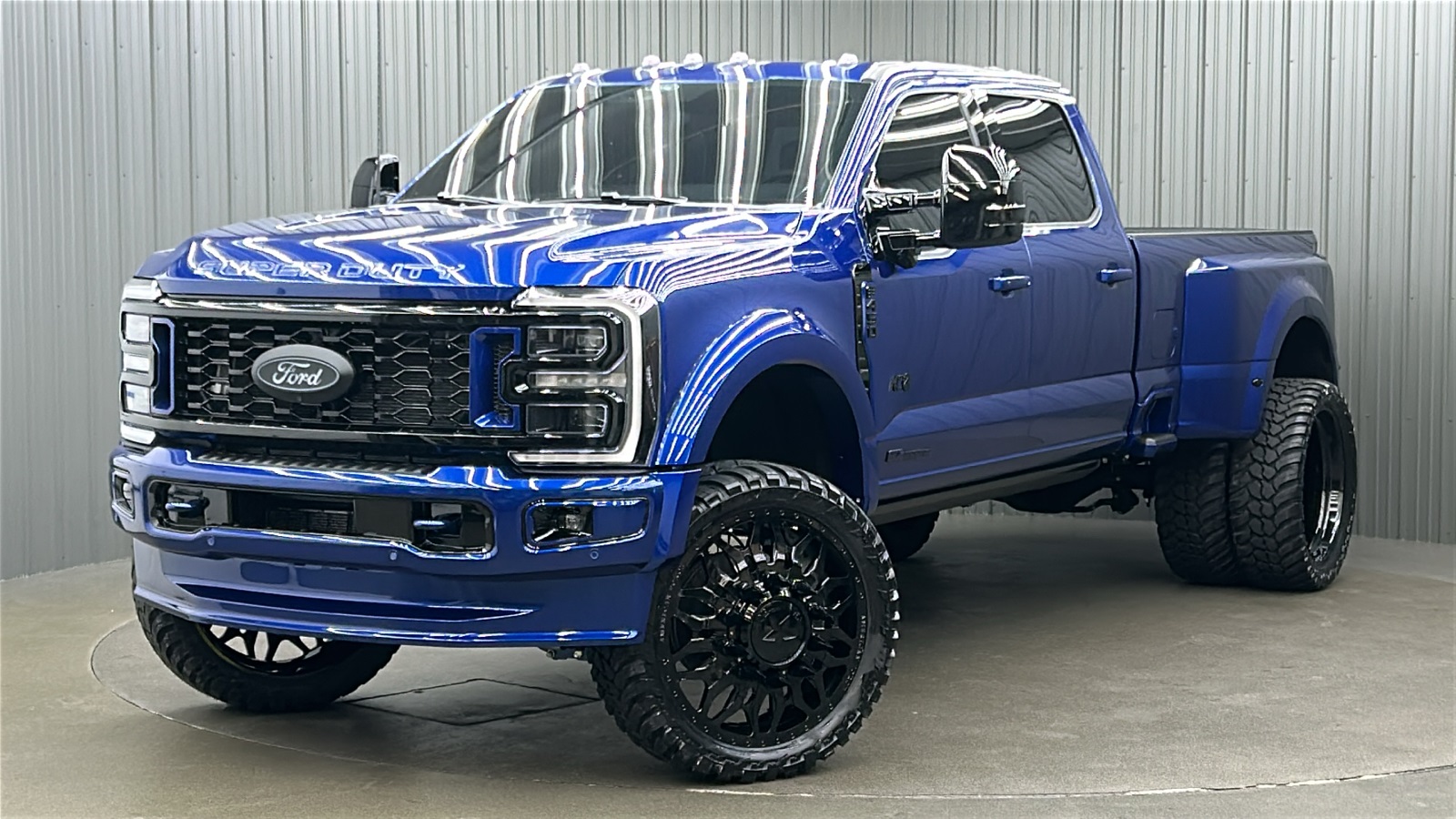 2026 Ford F-450 Super Duty Platinum's photo