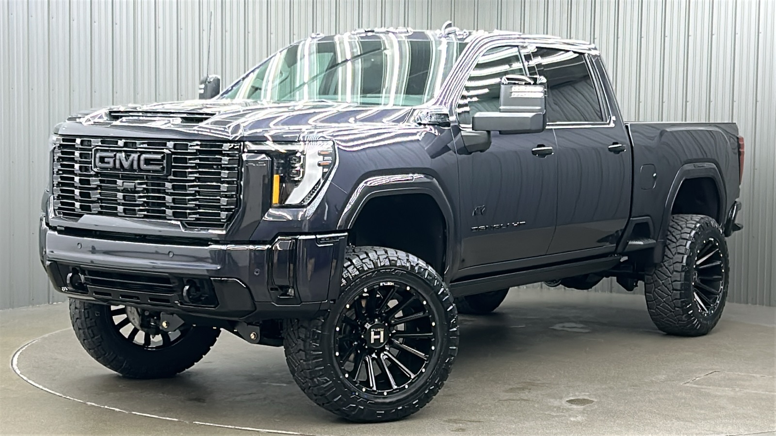 2025 GMC Sierra Denali's photo