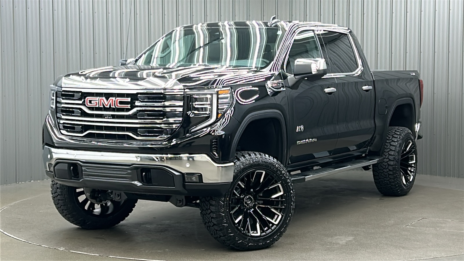 2025 GMC Sierra SLT's photo