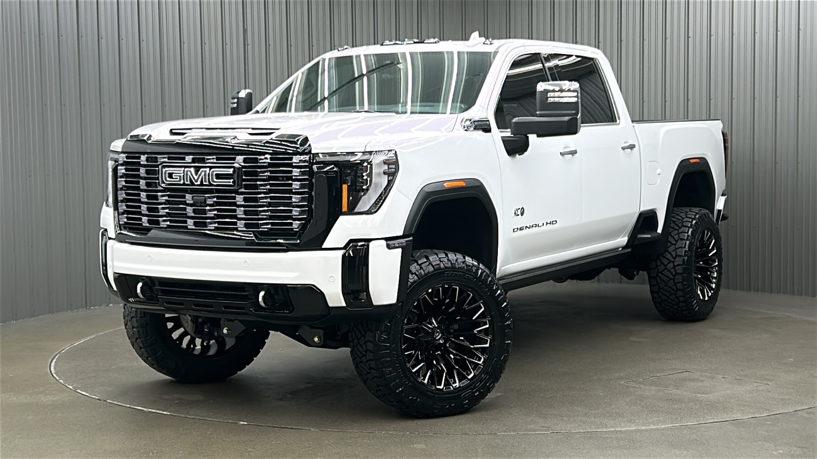 Lifted 2025 GMC Sierra 2500HD Denali Ultimate Short Bed w/ Max Tow & Sunroof