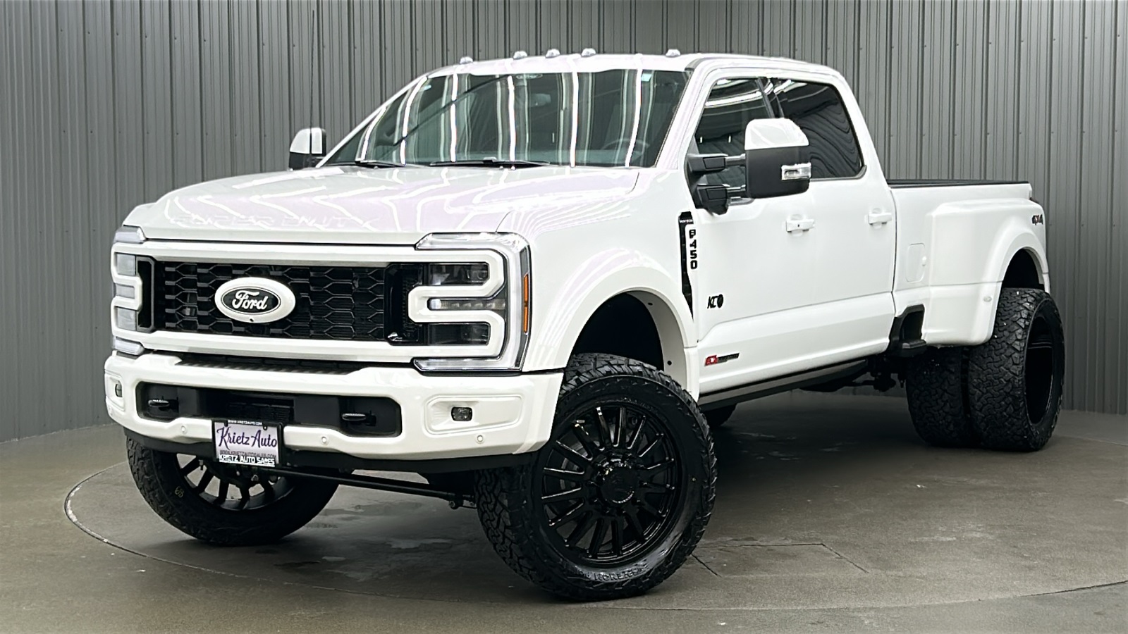 2026 Ford F-450 Super Duty Platinum