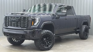 Lifted 2025 GMC Sierra 3500HD Denali Reserve Short Bed w/ COLORMATCH, Tech & Sunroof