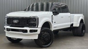 Lifted 2025 Ford F-450SD Platinum Long Bed w/ COLORMATCH, 773A & Moonroof