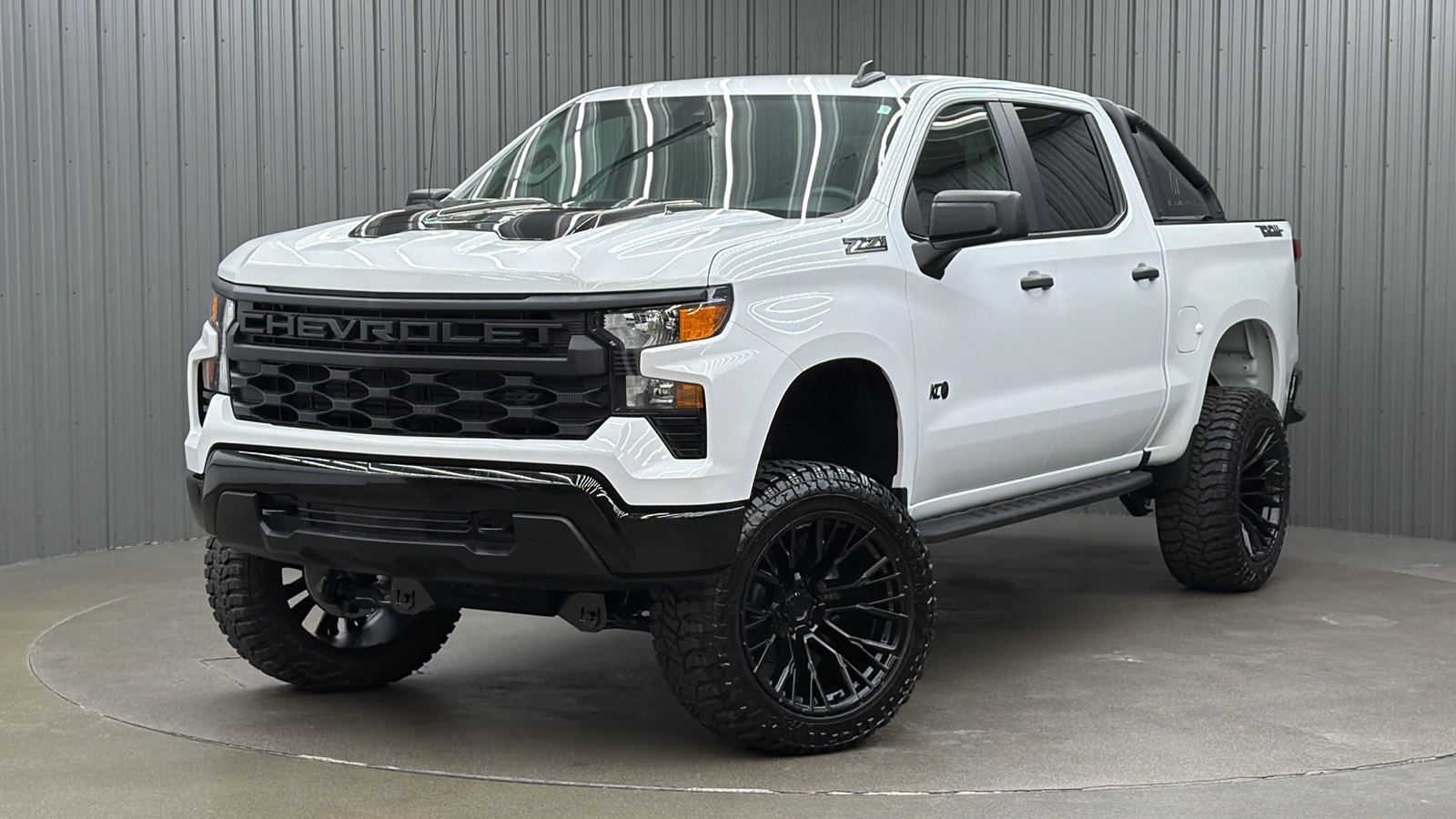 Lifted 2025 Chevrolet Silverado 1500 Custom Trail Boss Short Bed w/ Off-Road Appearance & Dark Essentials