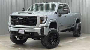 Lifted 2026 GMC Sierra 2500HD AT4 Preferred Short Bed w/ COLORMATCH, Max Tow & Sunro