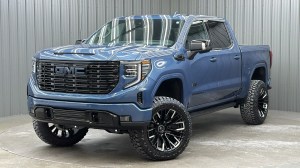 Lifted 2025 GMC Sierra 1500 Denali Reserve Short Bed w/ COLORMATCH, Tech & Sunroof