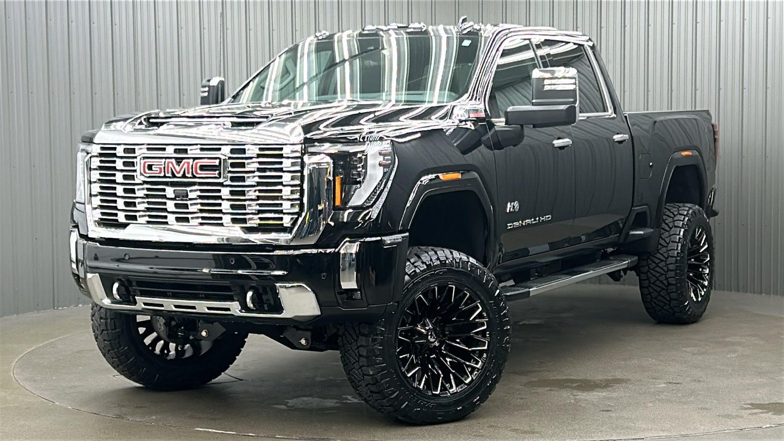 Lifted 2025 GMC Sierra 3500HD Denali Reserve Short Bed w/ Tech & Sunroof