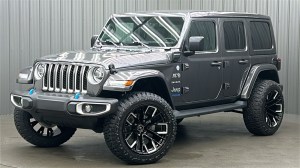 Lifted 2022 Jeep Wrangler Unlimited Sahara 4xe w/ Sky Top