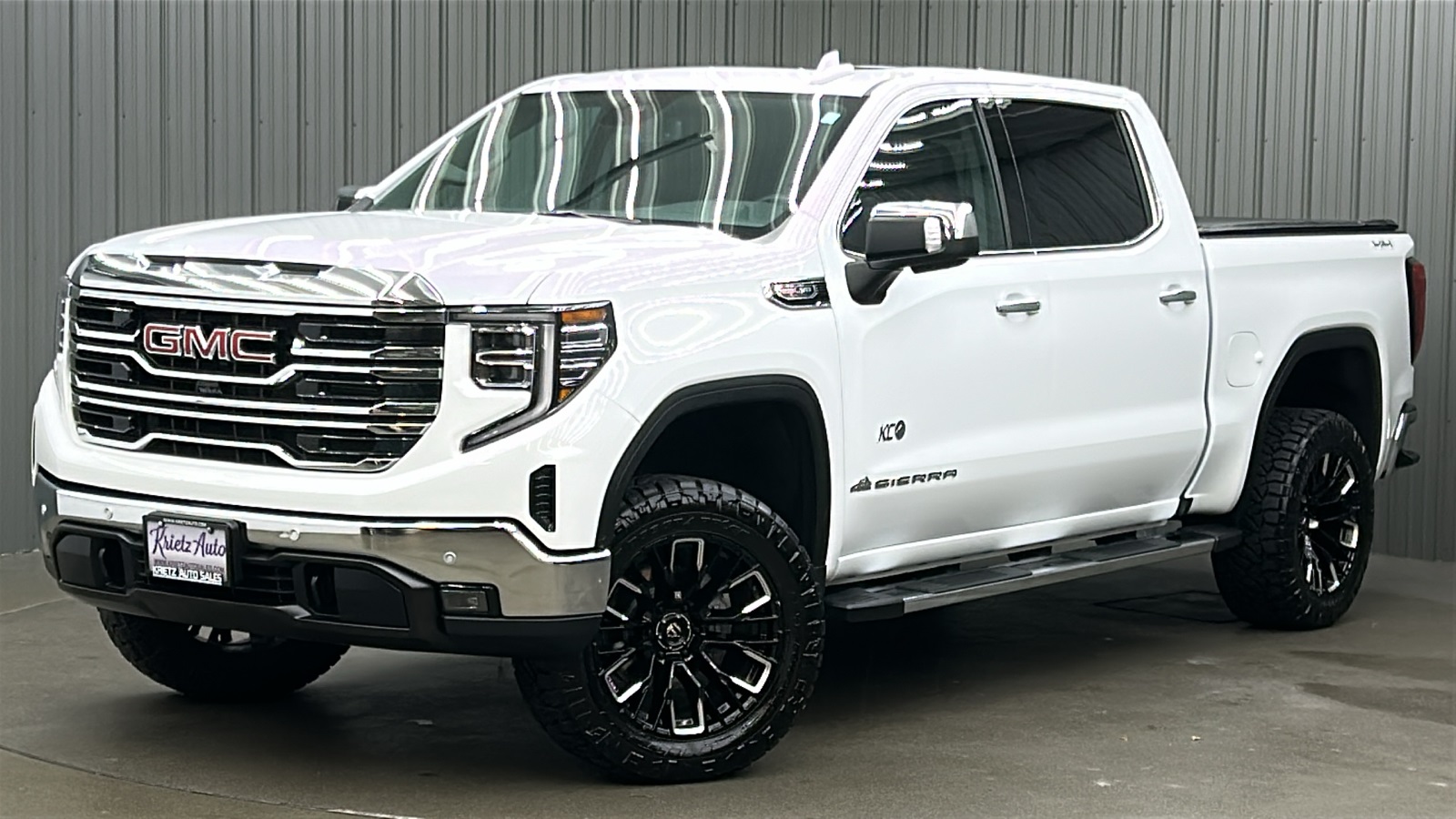 Lifted 2025 GMC Sierra 1500 SLT Premium Plus Short Bed w/ Max Tow & Sunroof