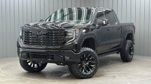 Lifted 2025 GMC Sierra 1500 Denali Ultimate Short Bed w/ COLORMATCH & Sunroof
