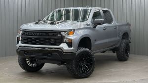 Lifted 2025 Chevrolet Silverado 1500 Custom Trail Boss Short Bed w/ Dark Appearance Pkg