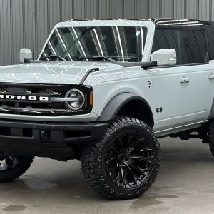 Lifted 2024 Ford Bronco Outer Banks w/ 314A Lux Pkg, Sasquatch & Hard Top