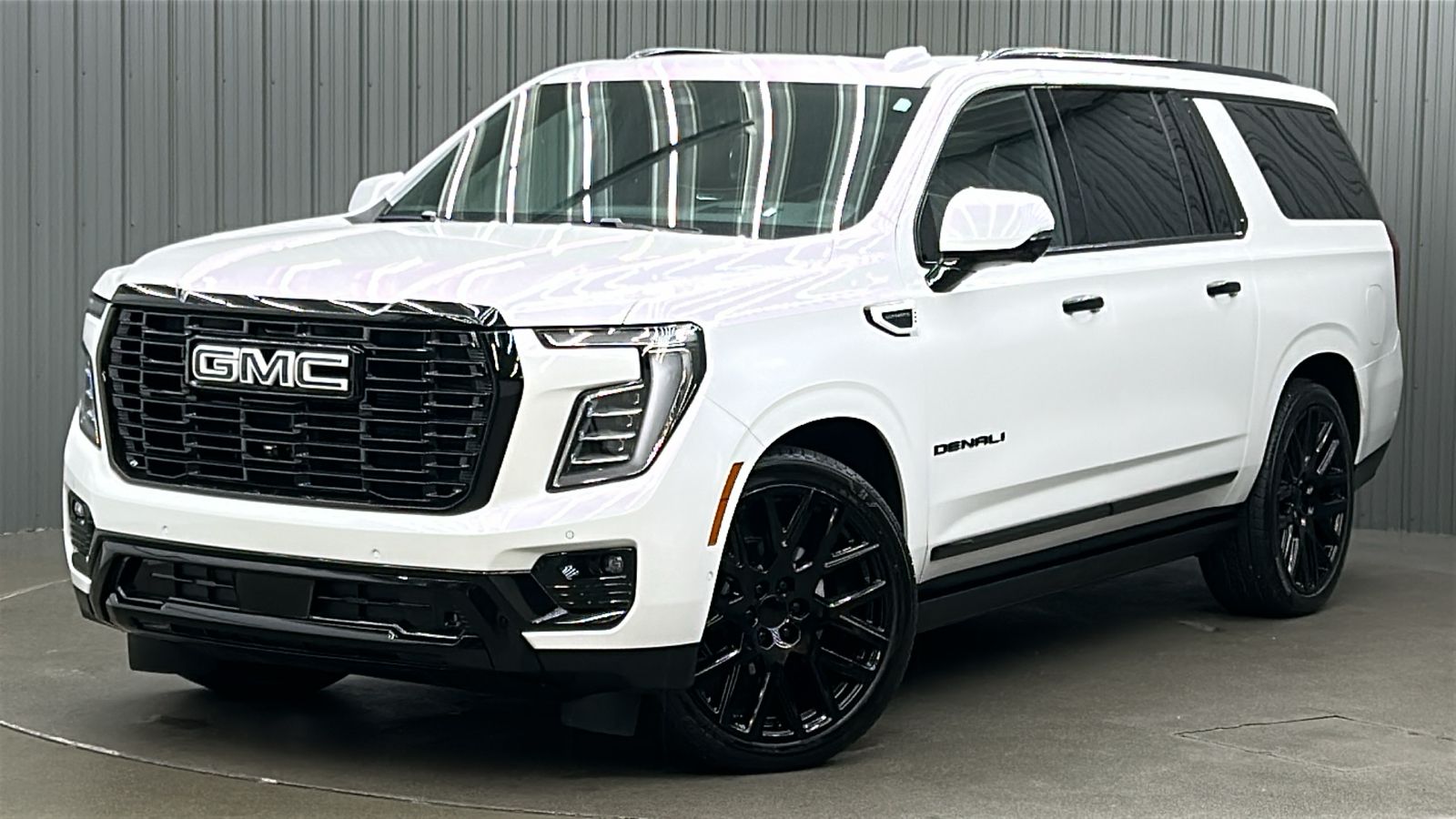 2025 GMC Yukon XL Denali Ultimate w/ COLORMATCH, Night Vision & Sunroof