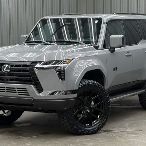 Lifted 2025 Lexus GX 550 Premium+ w/ Heads Up, Traffic Jam Assist & Sunroof